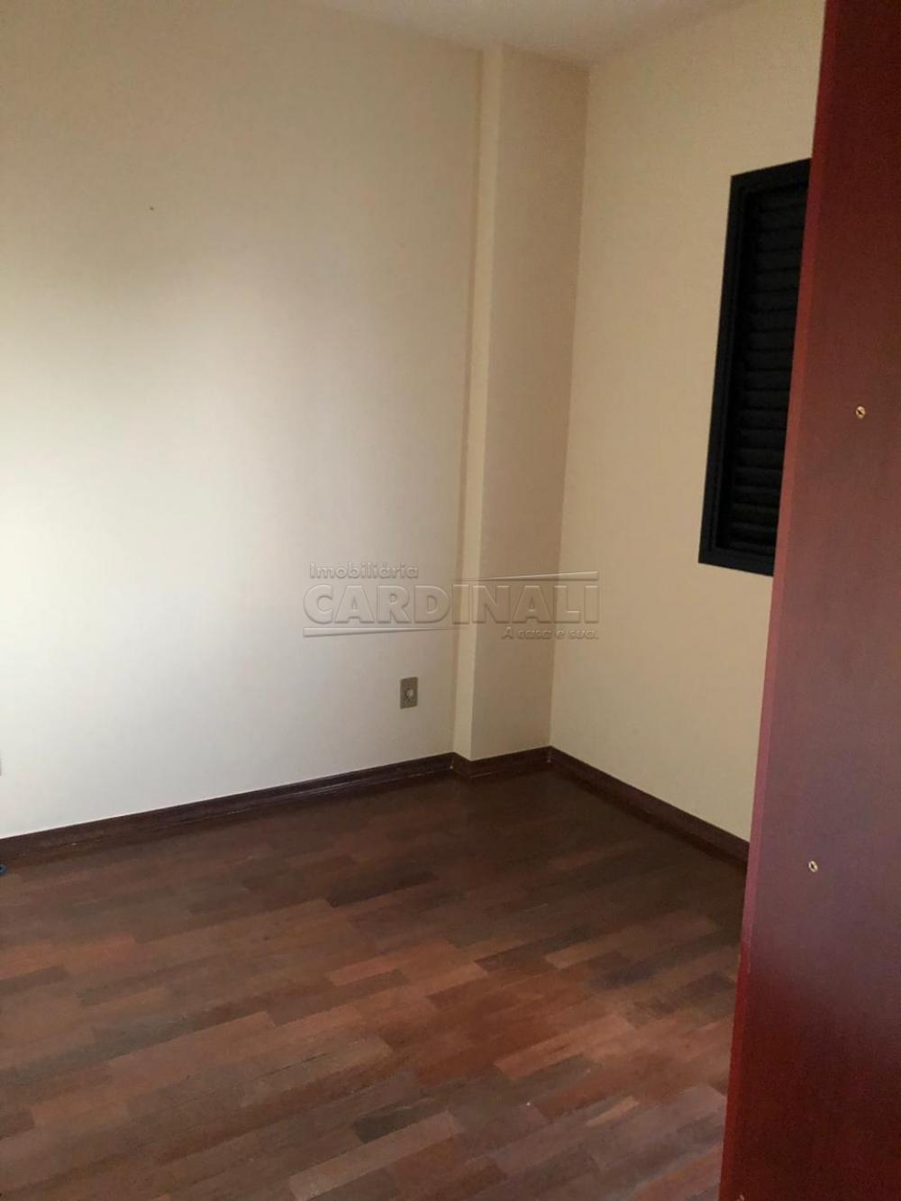 Apartamento / Padrão em São Carlos 