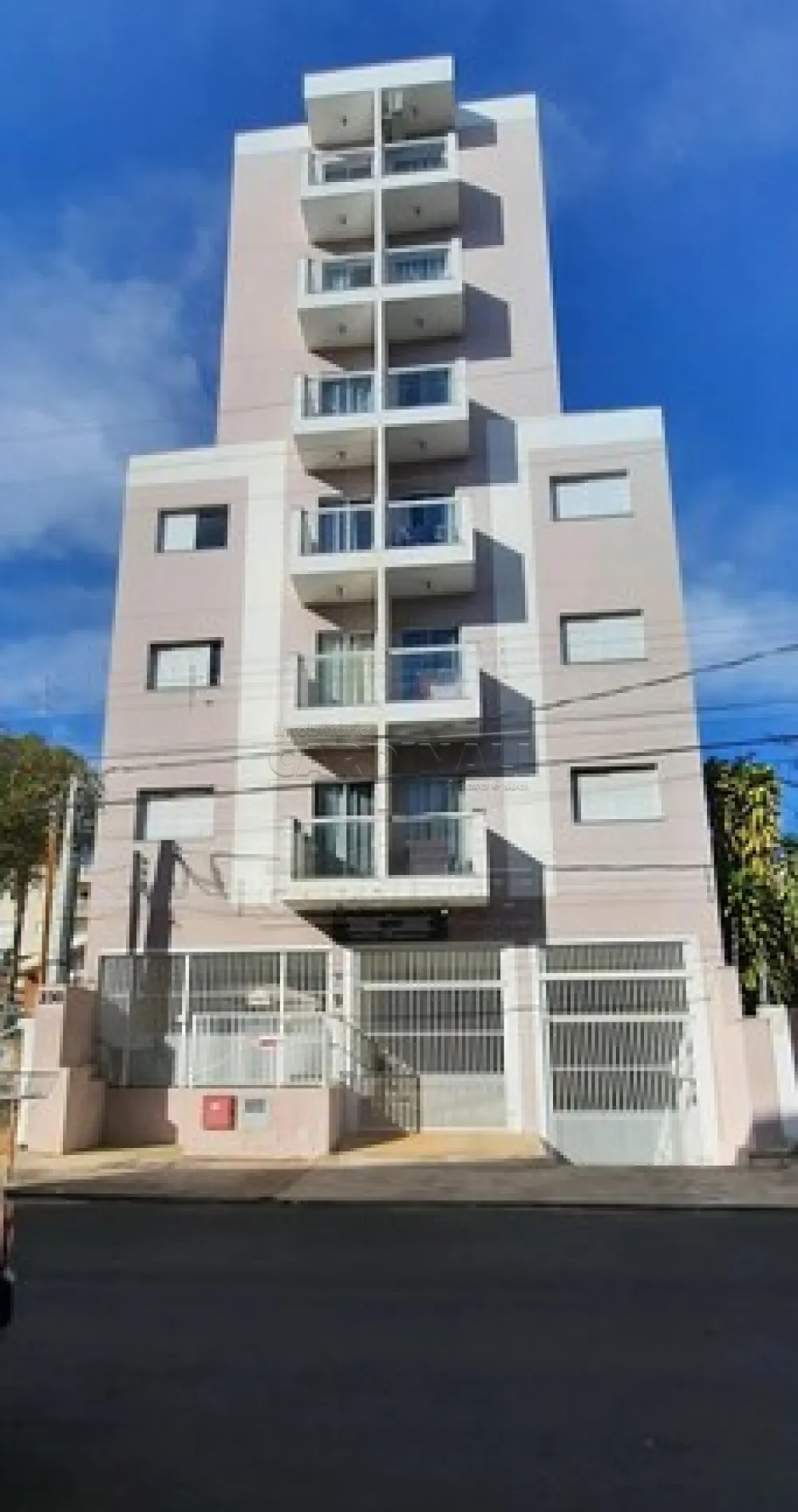 Apartamento / Padrão em São Carlos 