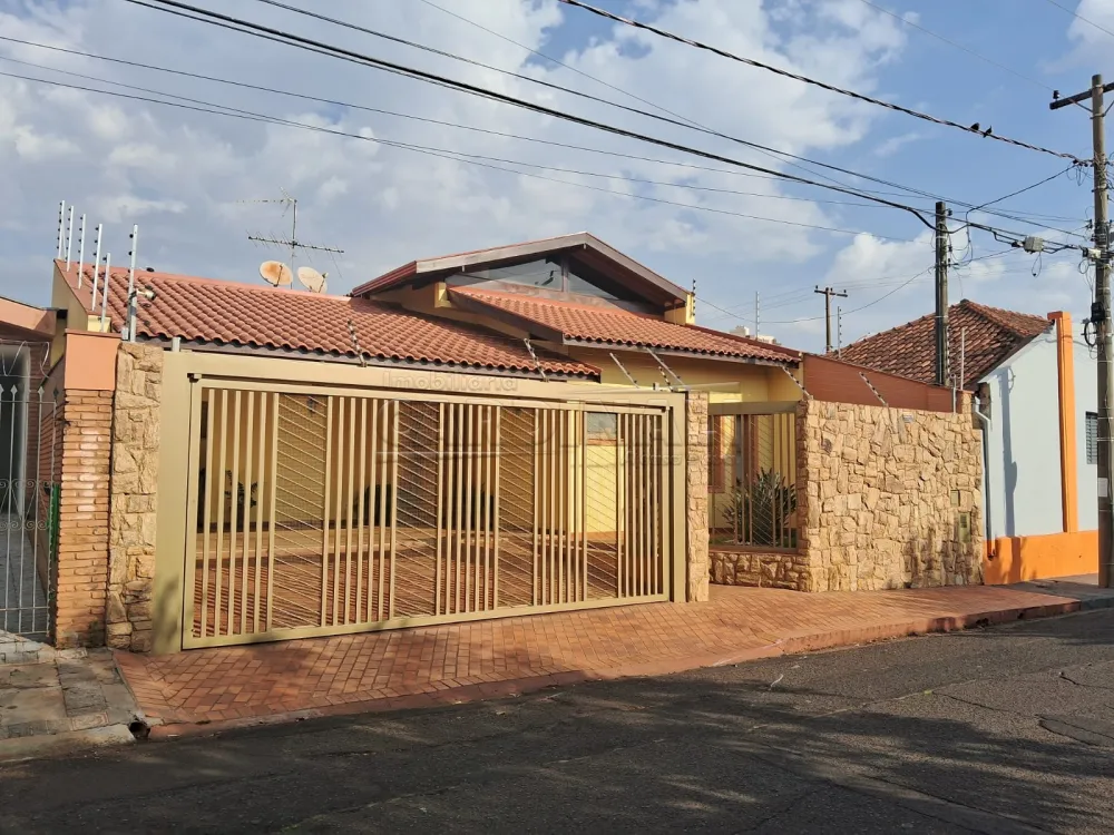 Casa / Padrão em Araraquara 