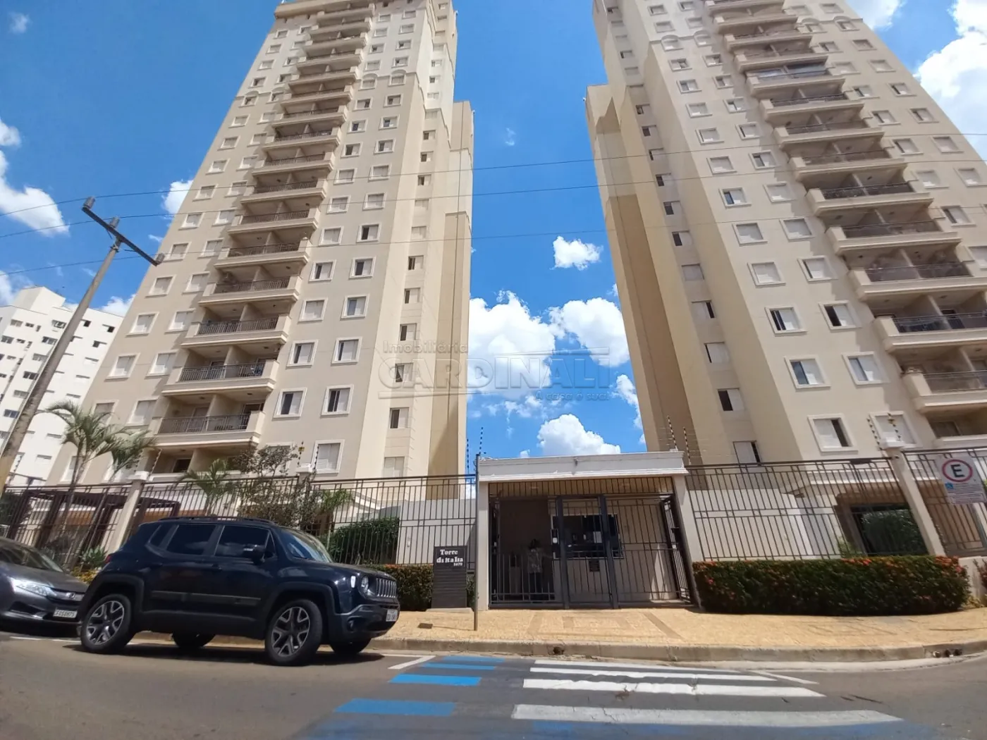 Apartamento / Padrão em São Carlos 