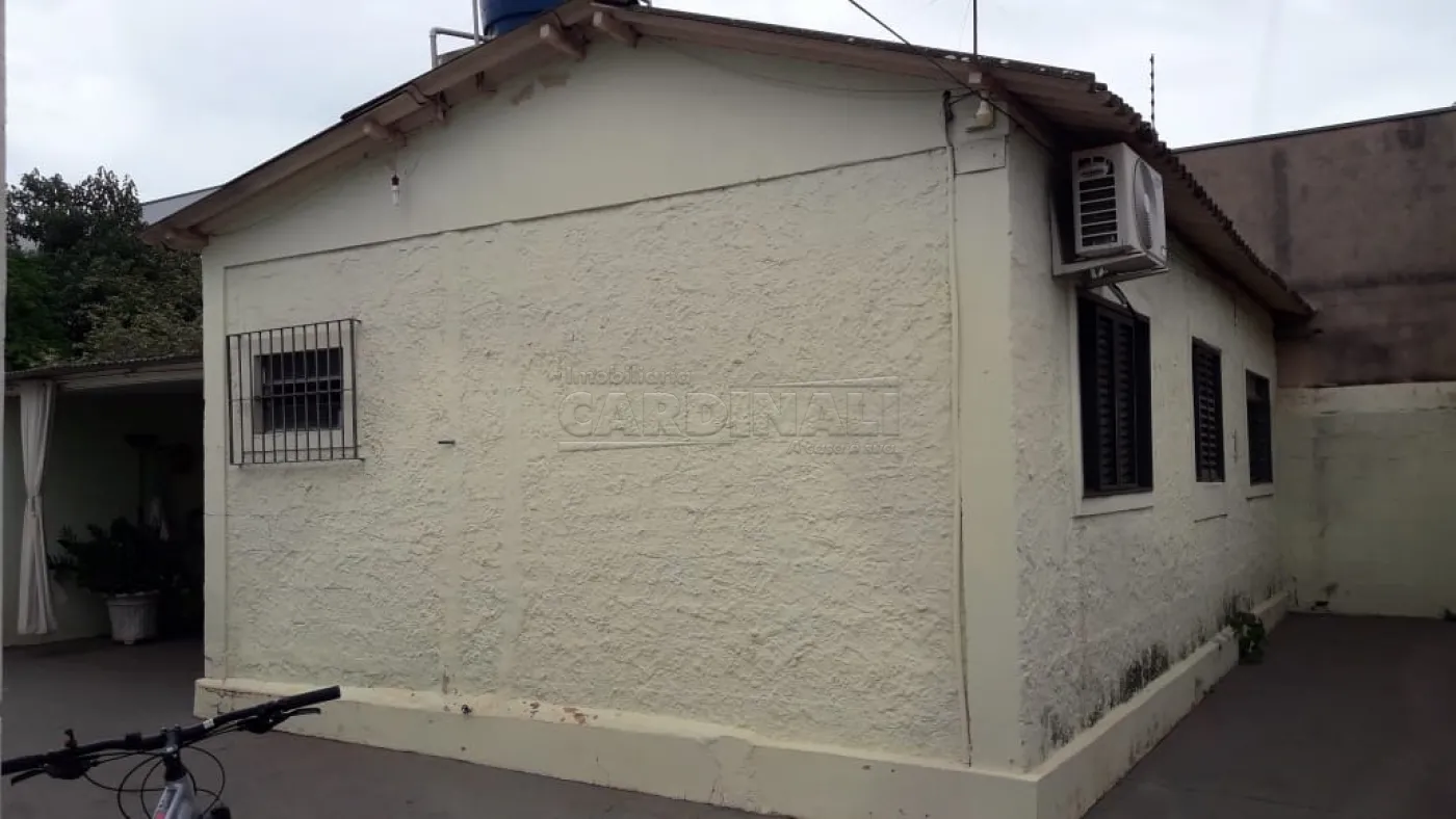 Casa / Padrão em Araraquara Alugar por R$835,00