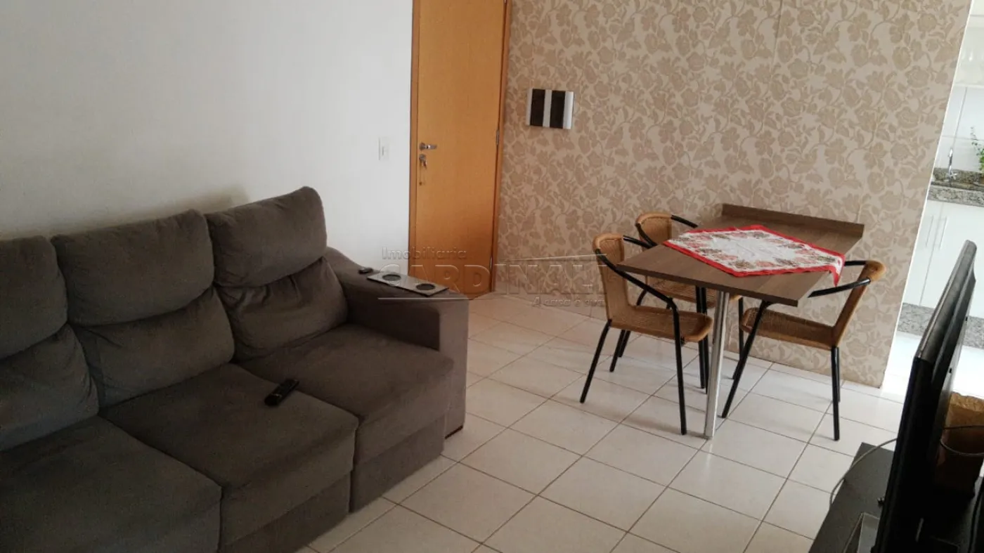 Apartamento / Padrão em São Carlos 