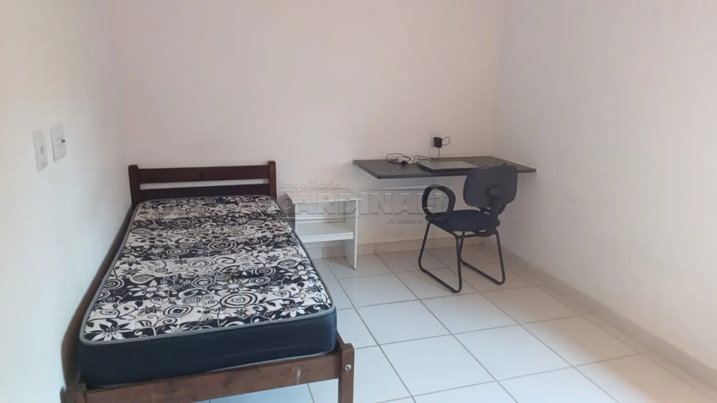 Apartamento / Kitchnet em Campinas Alugar por R$1.200,00