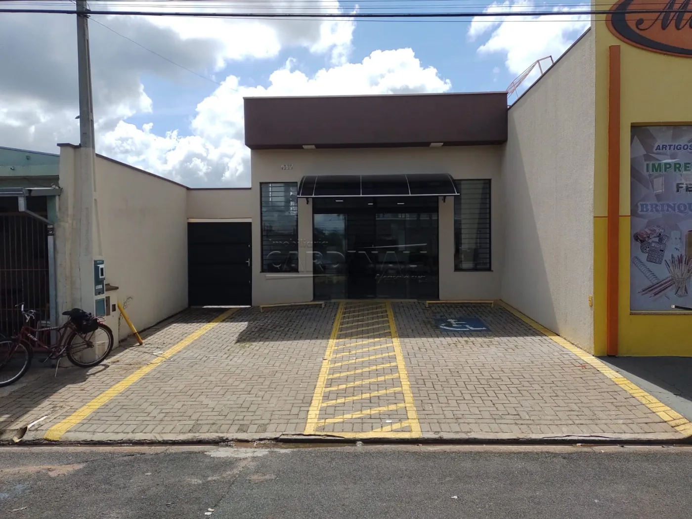 Comercial / Salão em Araraquara Alugar por R$2.222,00