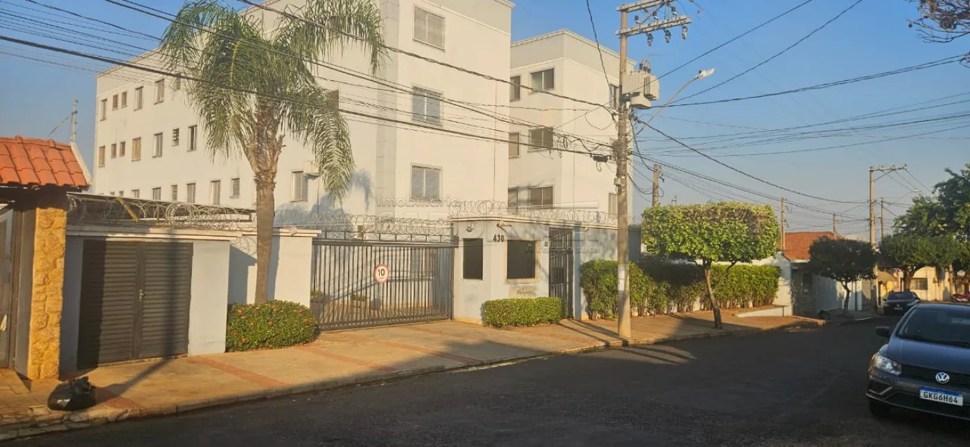 Apartamento / Padrão em Araraquara 