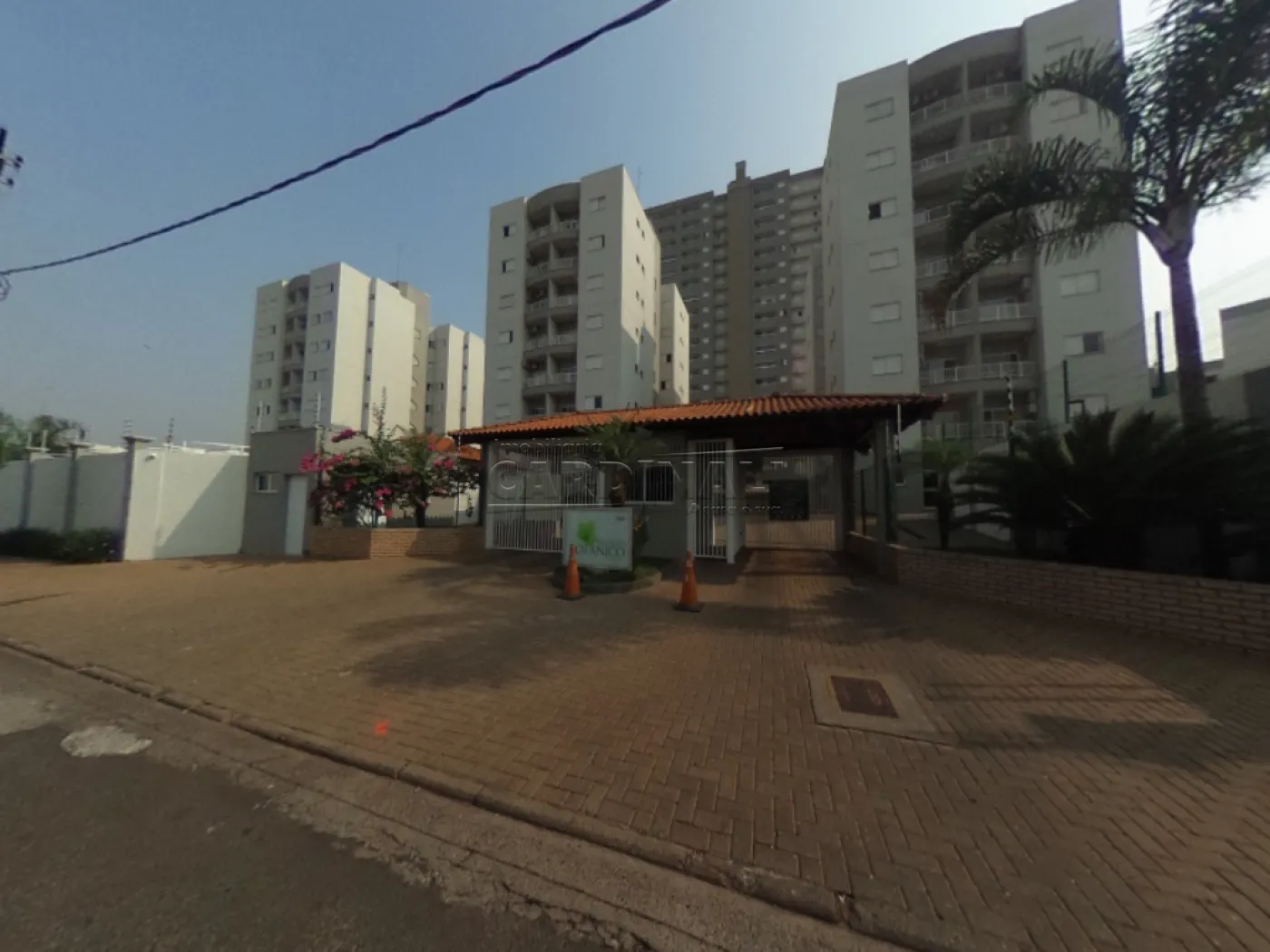 Apartamento / Padrão em Araraquara Alugar por R$1.358,00