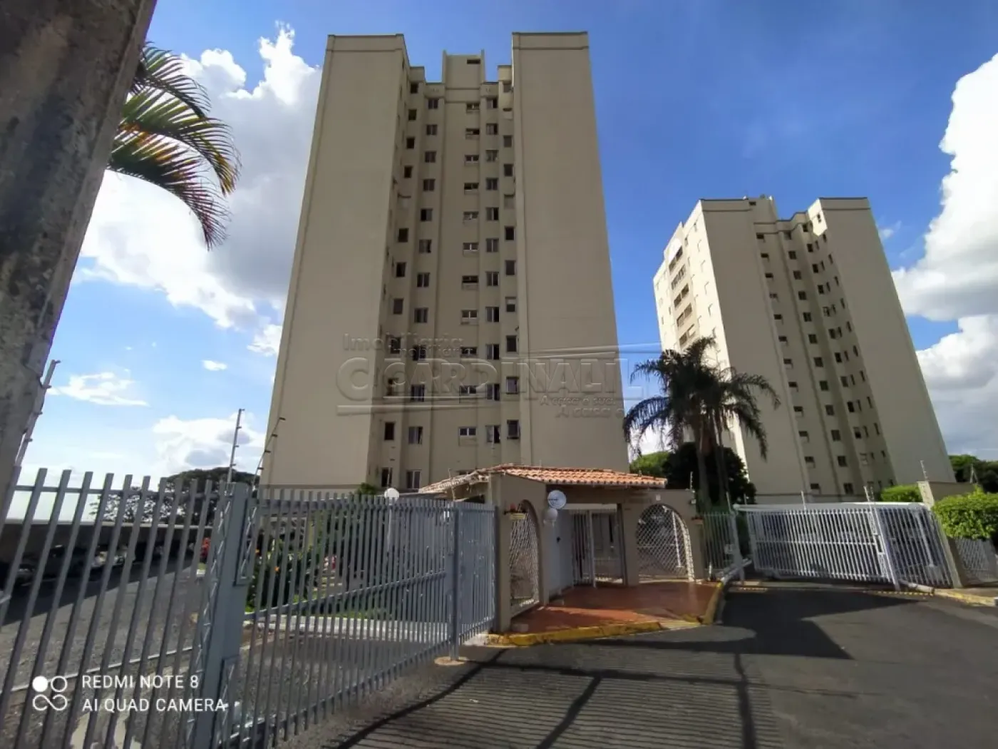 Apartamento / Padrão em Araraquara Alugar por R$1.000,00