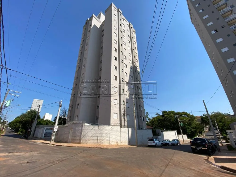 Apartamento / Padrão em São Carlos 