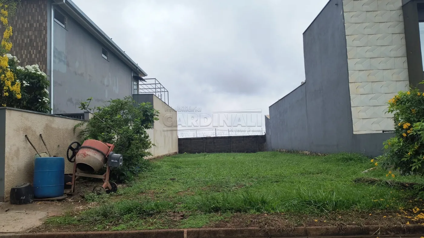 Terreno / Condomínio em Araraquara 