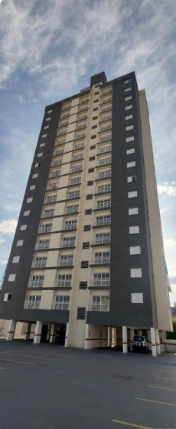 Apartamento / Padrão em São Carlos 