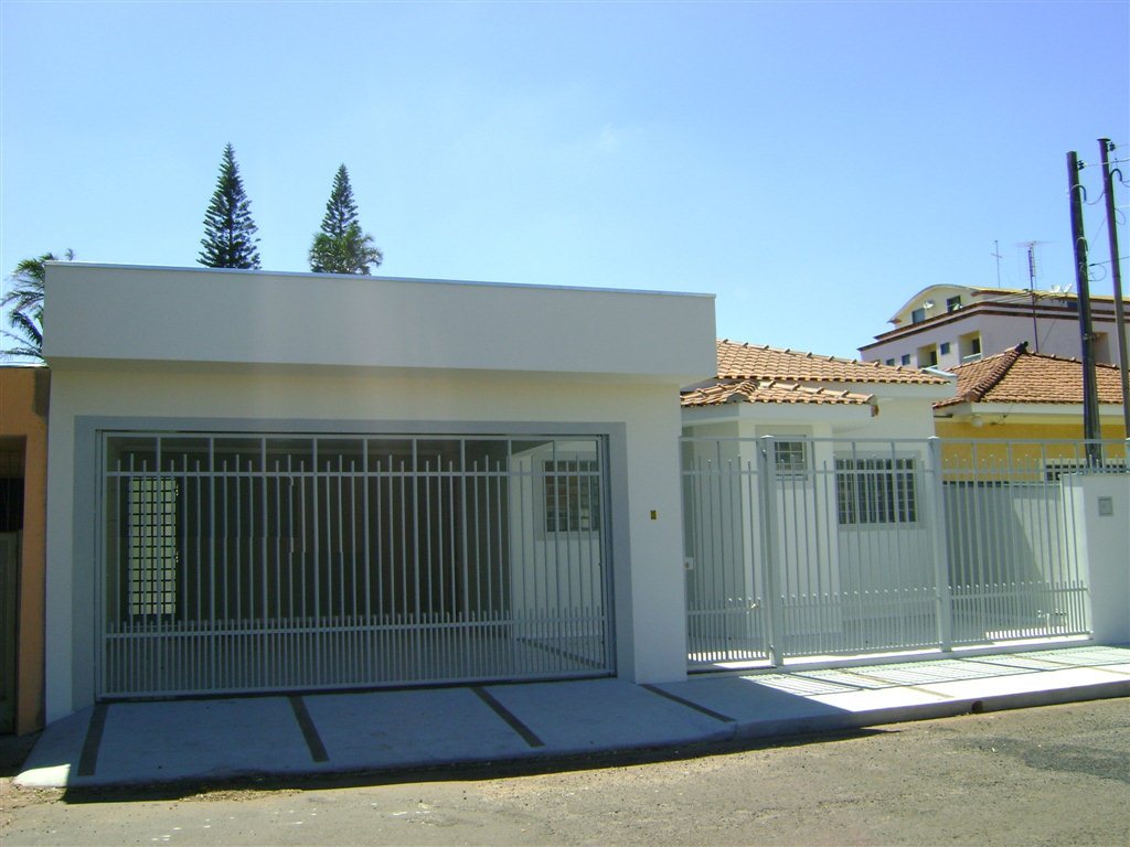 Alugar Casa / Padrão em São Carlos. apenas R$ 3.500,00