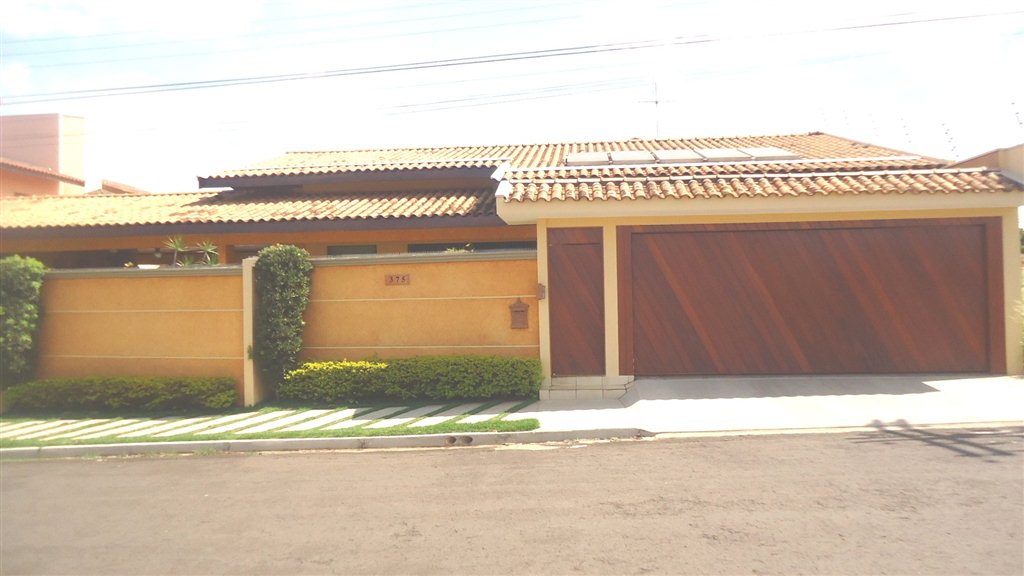 Alugar Casa / Padrão em São Carlos. apenas R$ 1.500.000,00