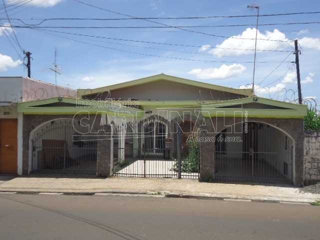 Alugar Casa / Padrão em São Carlos. apenas R$ 580.000,00