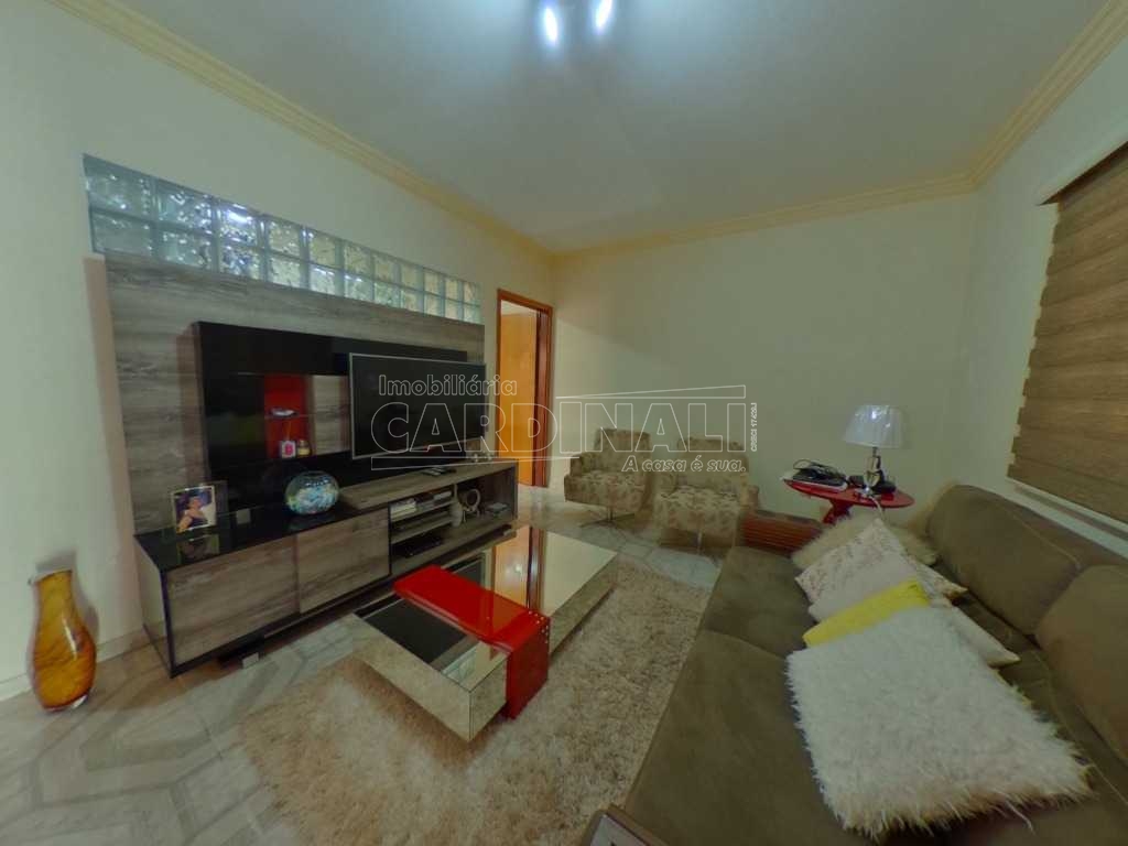 Alugar Casa / Padrão em São Carlos. apenas R$ 371.000,00