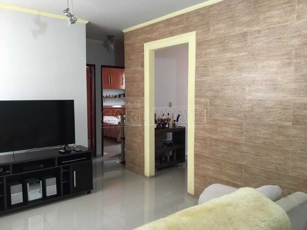 Alugar Apartamento / Padrão em São Carlos. apenas R$ 220.000,00