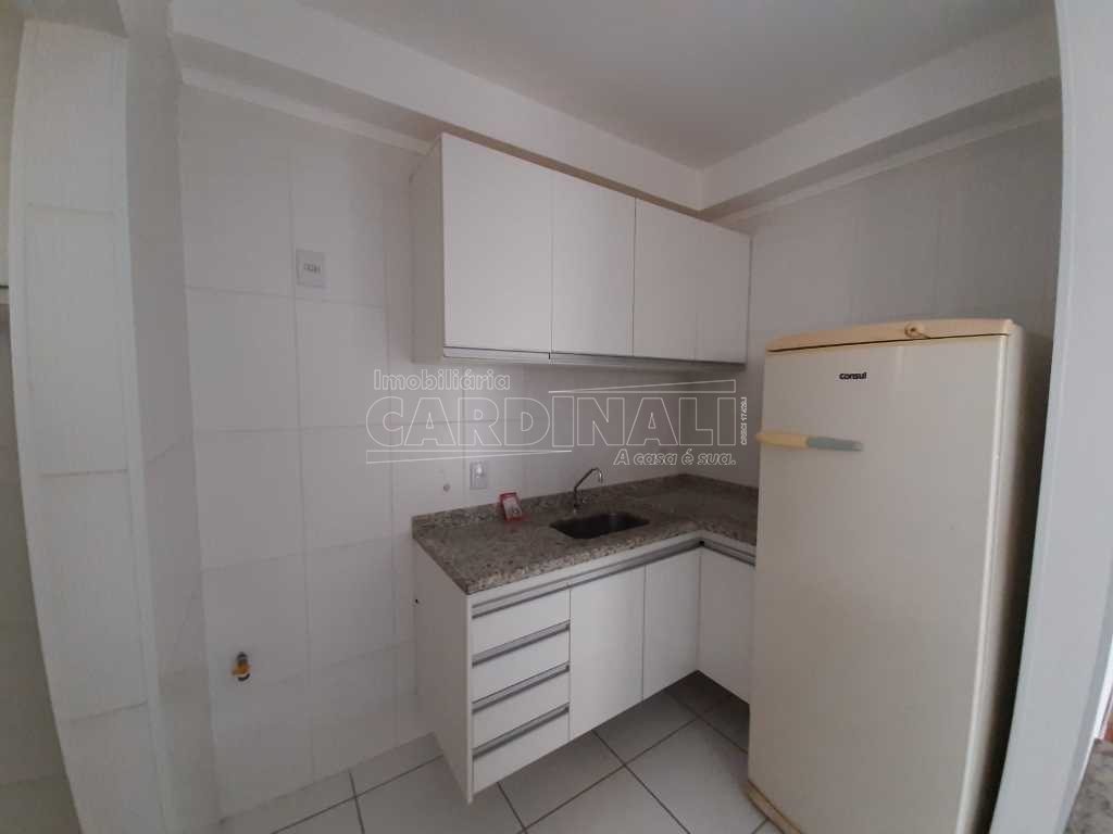 Alugar Apartamento / Padrão em São Carlos. apenas R$ 1.423,00