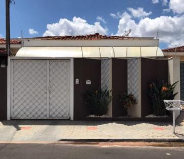 Alugar Casa / Padrão em São Carlos. apenas R$ 570.000,00