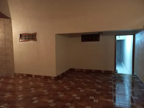 Alugar Casa / Padrão em São Carlos. apenas R$ 2.700,00