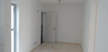 Alugar Apartamento / Padrão em Araraquara. apenas R$ 725,00