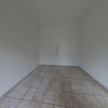 Alugar Apartamento / Kitchnet em Araraquara. apenas R$ 450,00