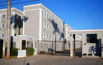 Alugar Apartamento / Padrão em Araraquara. apenas R$ 140.000,00