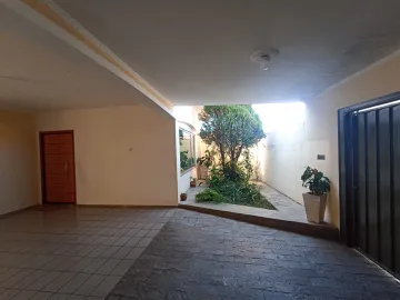 Alugar Casa / Padrão em São Carlos. apenas R$ 850.000,00