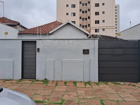 Alugar Casa / Padrão em Araraquara. apenas R$ 995,00
