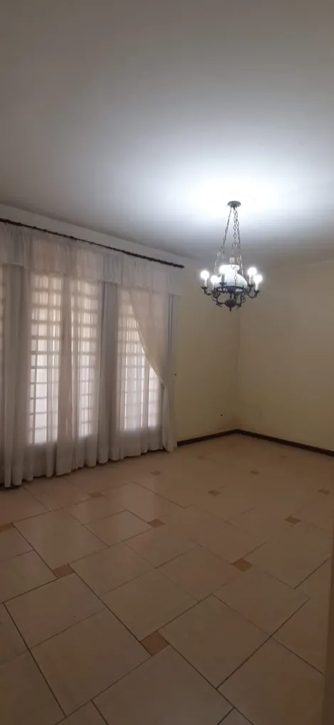 Alugar Casa / Padrão em São Carlos. apenas R$ 795.000,00