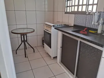 Alugar Apartamento / Kitchnet em Araraquara. apenas R$ 700,00