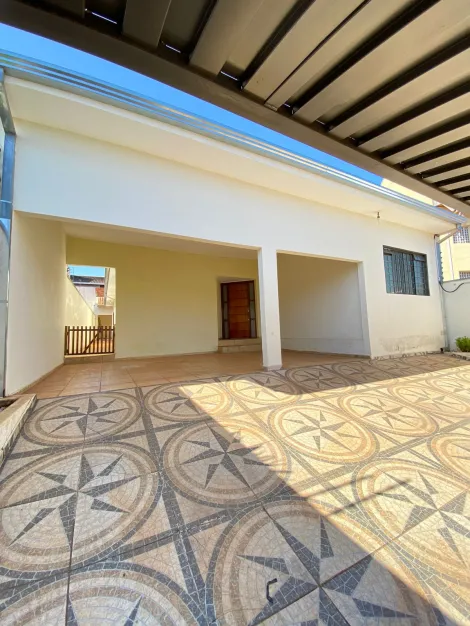 Alugar Casa / Padrão em Araraquara. apenas R$ 430.000,00
